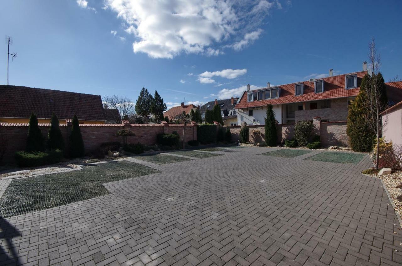 Royal Residence Apartments Gyula Exterior foto